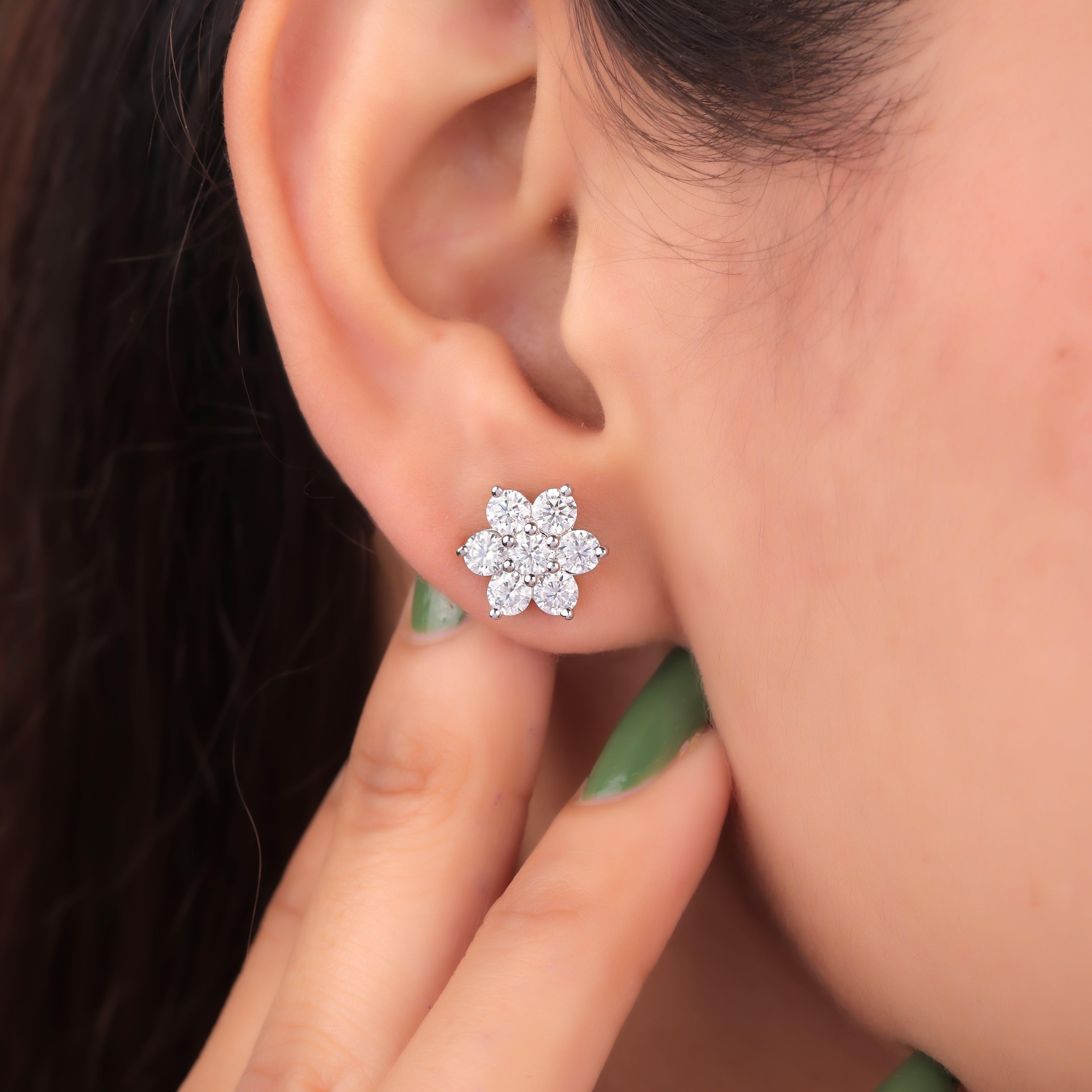 Iqra Silver Stud Earrings for Women - Shinez By Baxi Jewellers