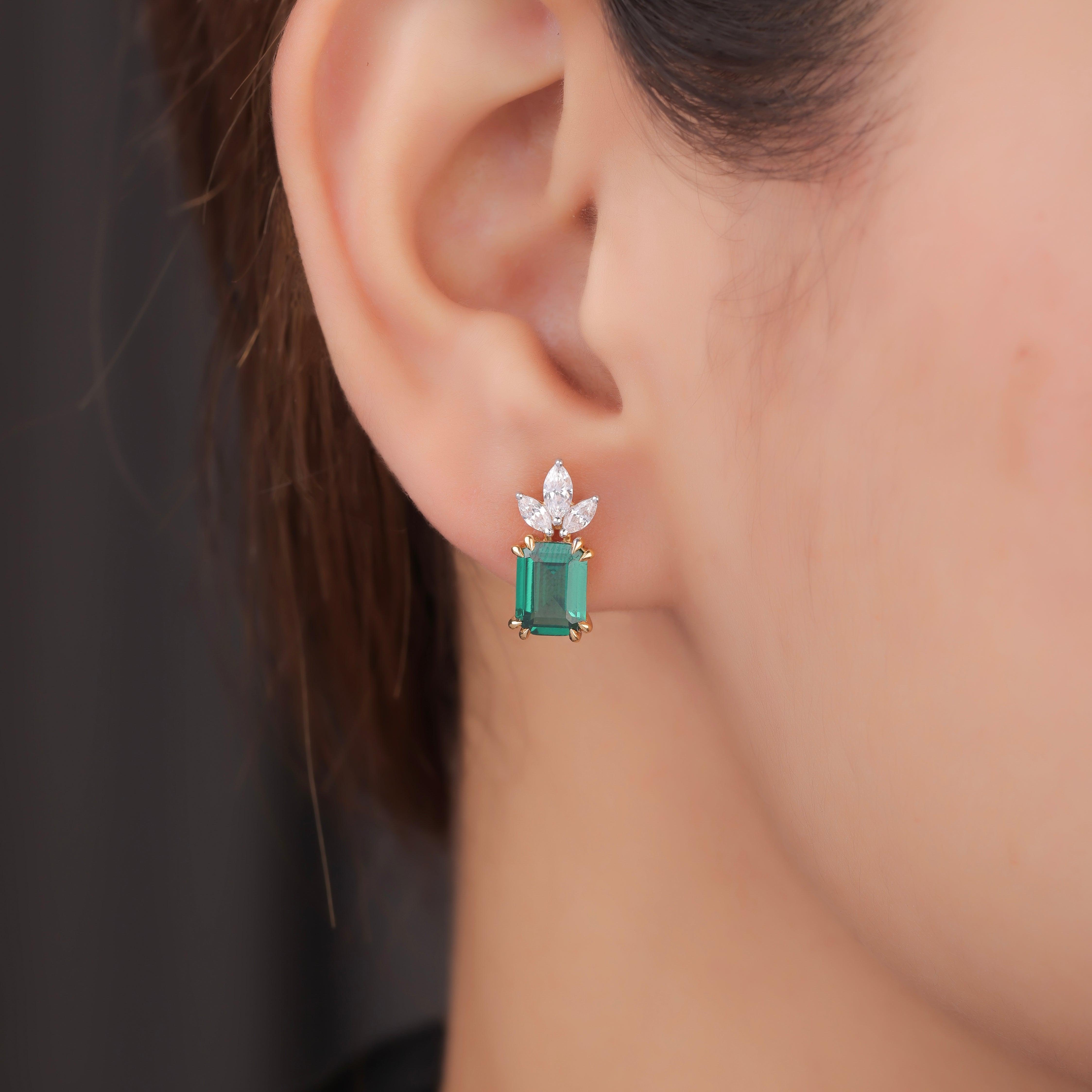 Zoha Silver Stud Earrings for Women - Shinez By Baxi Jewellers