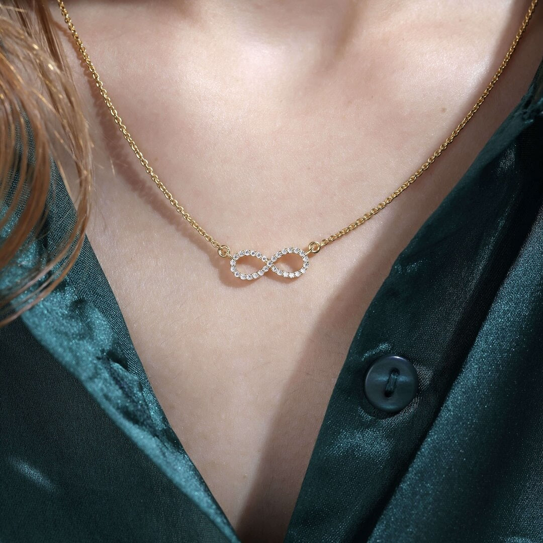 Inaya Infinity Silver Pendant for Women - Shinez By Baxi Jewellers